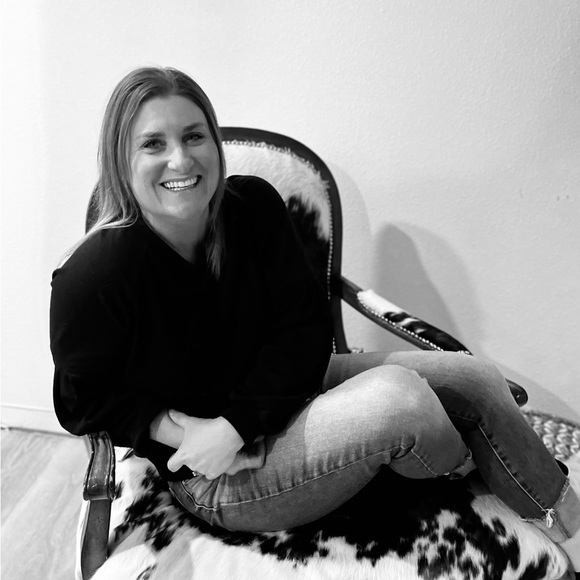 Meet your posher Amber! - Picture 2 of 6